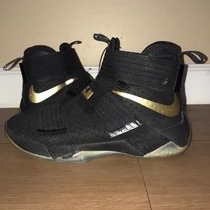 Lebron Soldier X